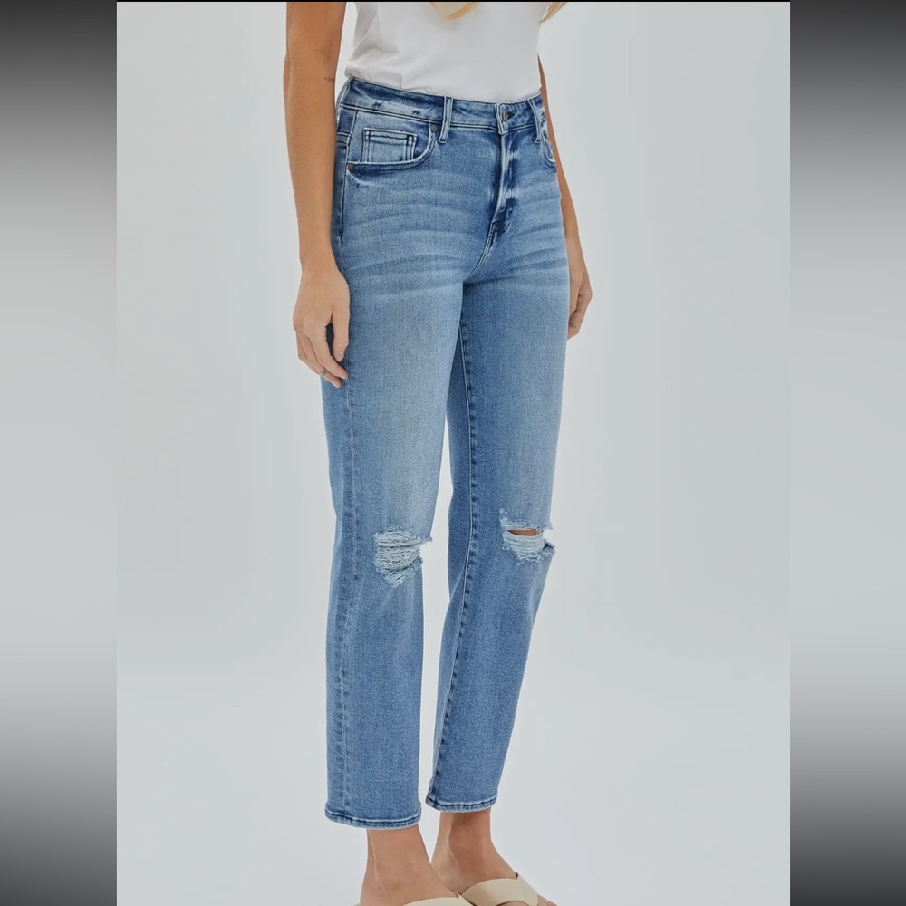 Hidden Jeans Medium Wash Stretch Distressed Straight Jeans NWT - Picture 4 of 11